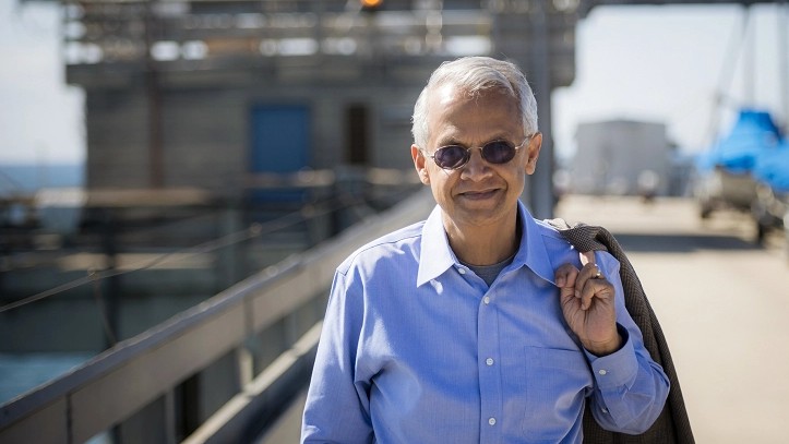 Portrait of Indian-origin scientist Veerabhadran Ramanathan with the 2026 Crafoord Prize medal and atmospheric globe.